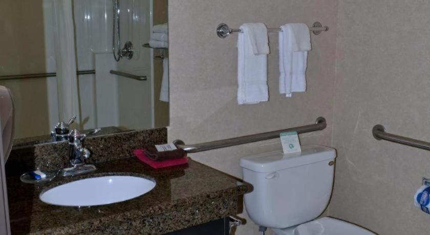 Paola Inn&Suites Esterno foto